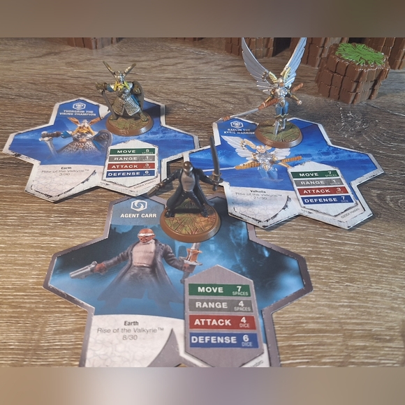 Heroscape Lot: 33 Figures & Cards + 335 Terrain Tiles, Dice, & Accessories - Picture 8 of 11